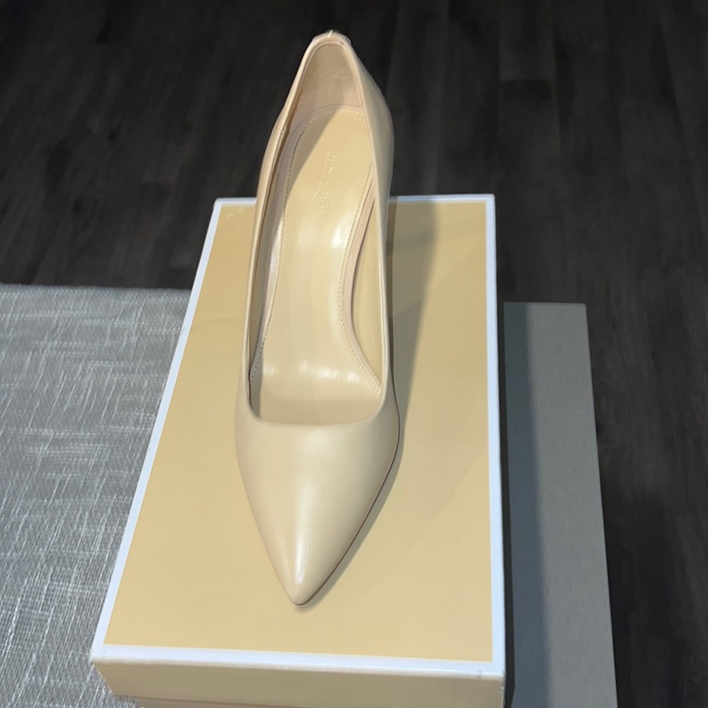 MICHAEL KORS DOROTHY FLEX PUMP